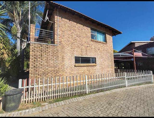 4 BEDROOM HOUSE FOR SALE IN MISTY BAY